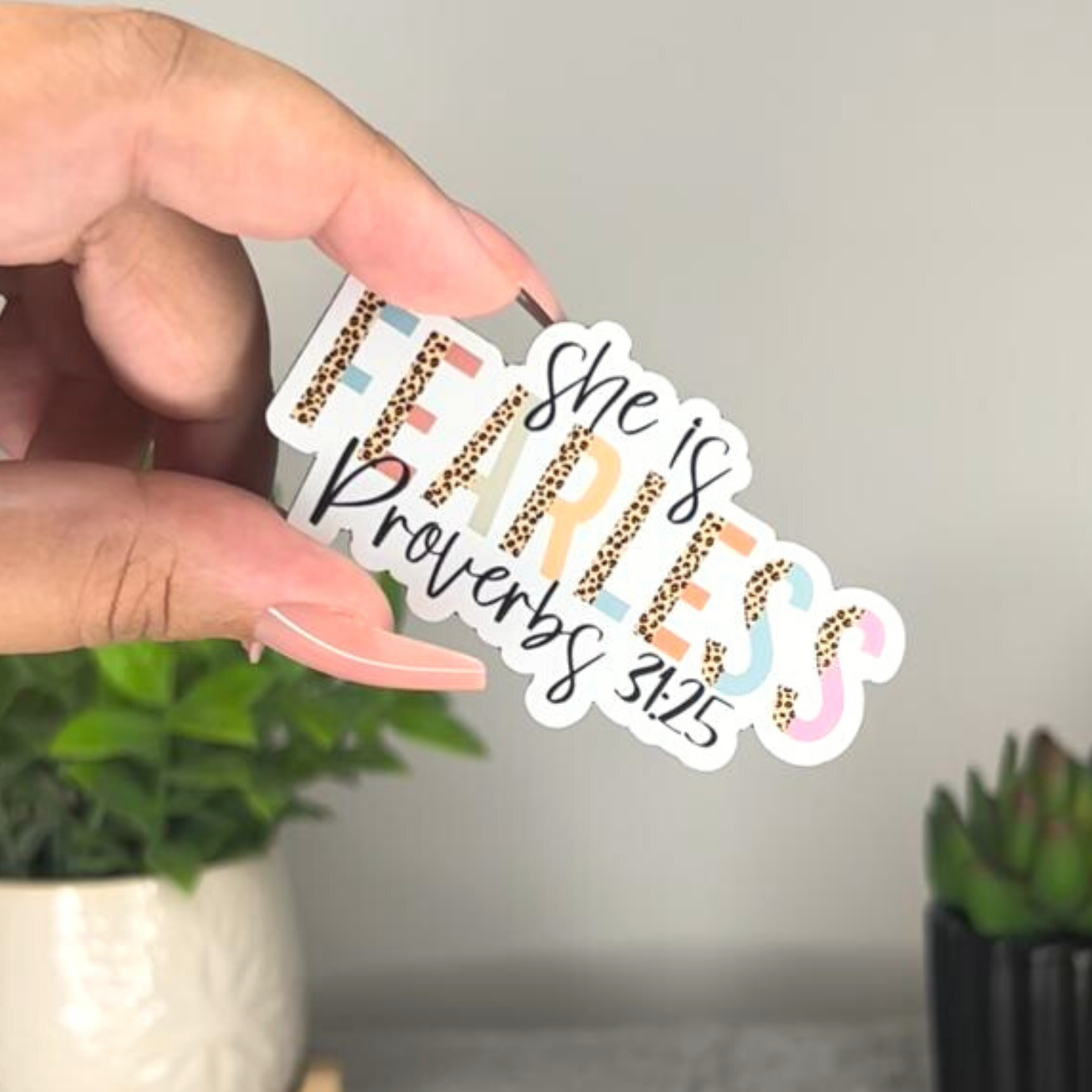 🧲 She is Fearless | Imán